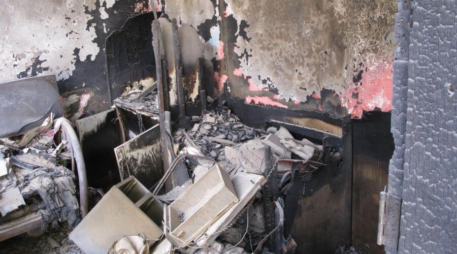 Why choose water damage restoration service for burst pipe water damage in Van Nuys